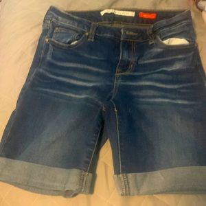 They are brand new I just took the tags off of them they came from belk